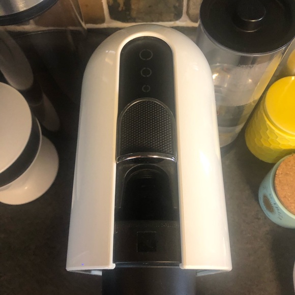 Nespresso Coffee Maker ☕️ - Picture 5 of 9